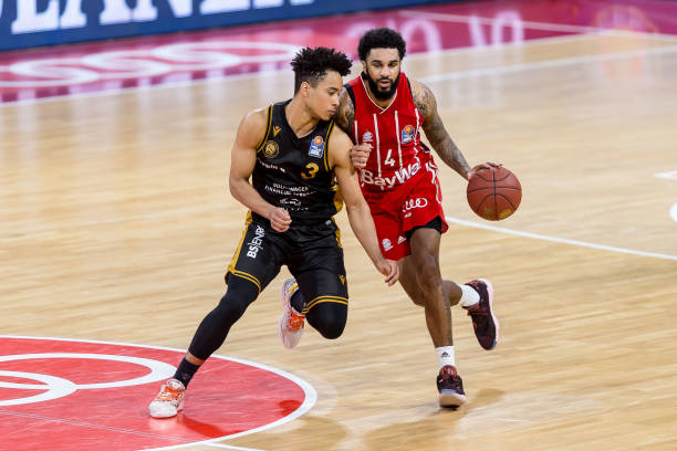 他必须增加 他必须增加