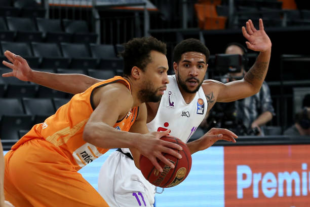 媒体放大的 媒体放大的